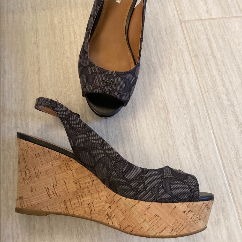 COACH Ferry Signature Platform Wedge Sandals 7.5